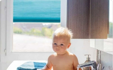 Badezimmer Sichtschutz: Plissee, Rollo oder Jalousie? Was sind die besten Produkte?