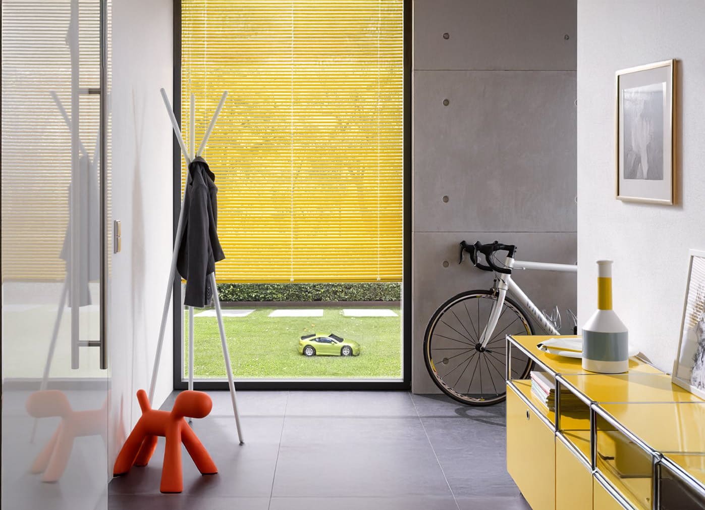 Aluminium Jalousie zwischen die Glasfalz geschraubt