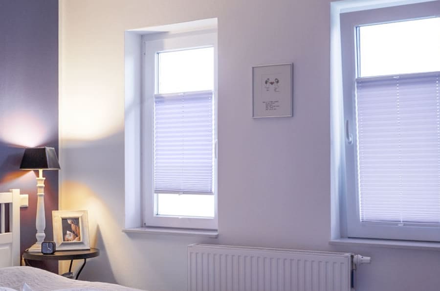 Plissee VS2 in die Glasfalz geschraubt